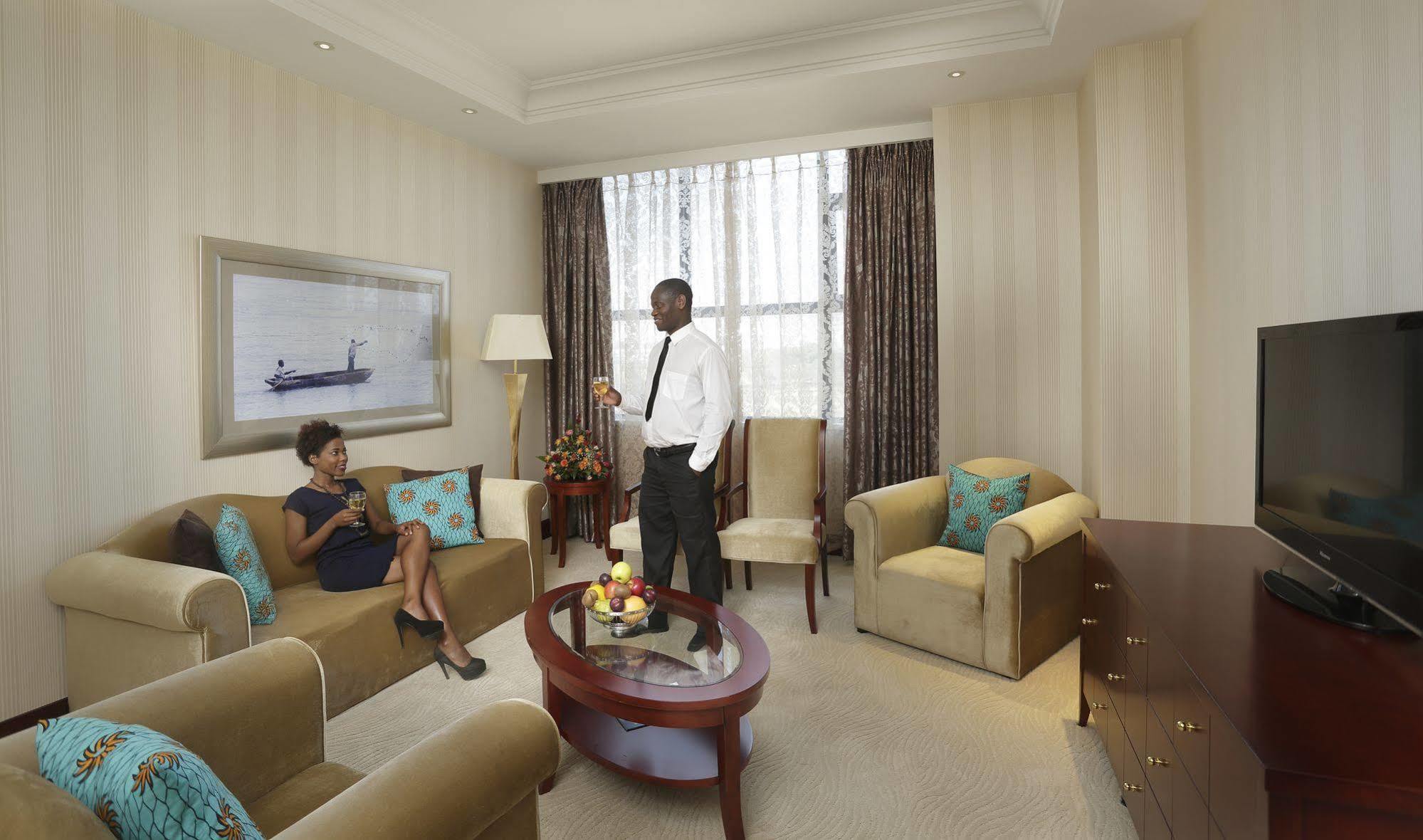 President Hotel At Umodzi Park Lilongwe Extérieur photo
